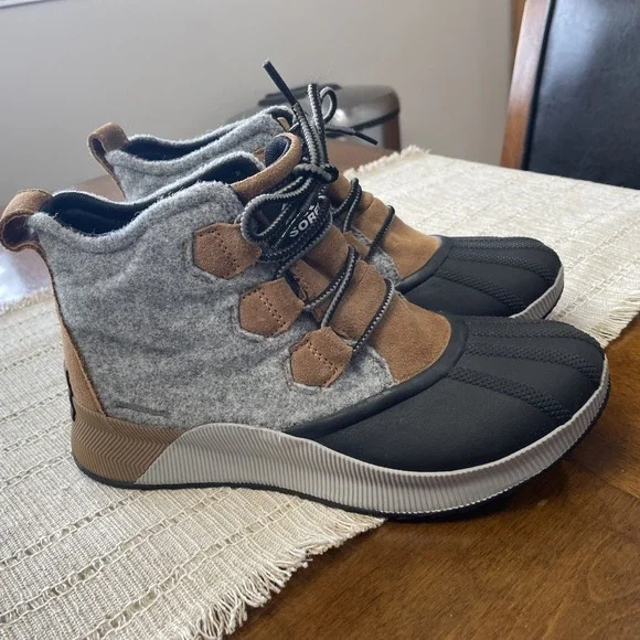 Sorrel Out N About 3 Classic Waterproof Women's Boot Size 9.5 - Picture 2 of 11